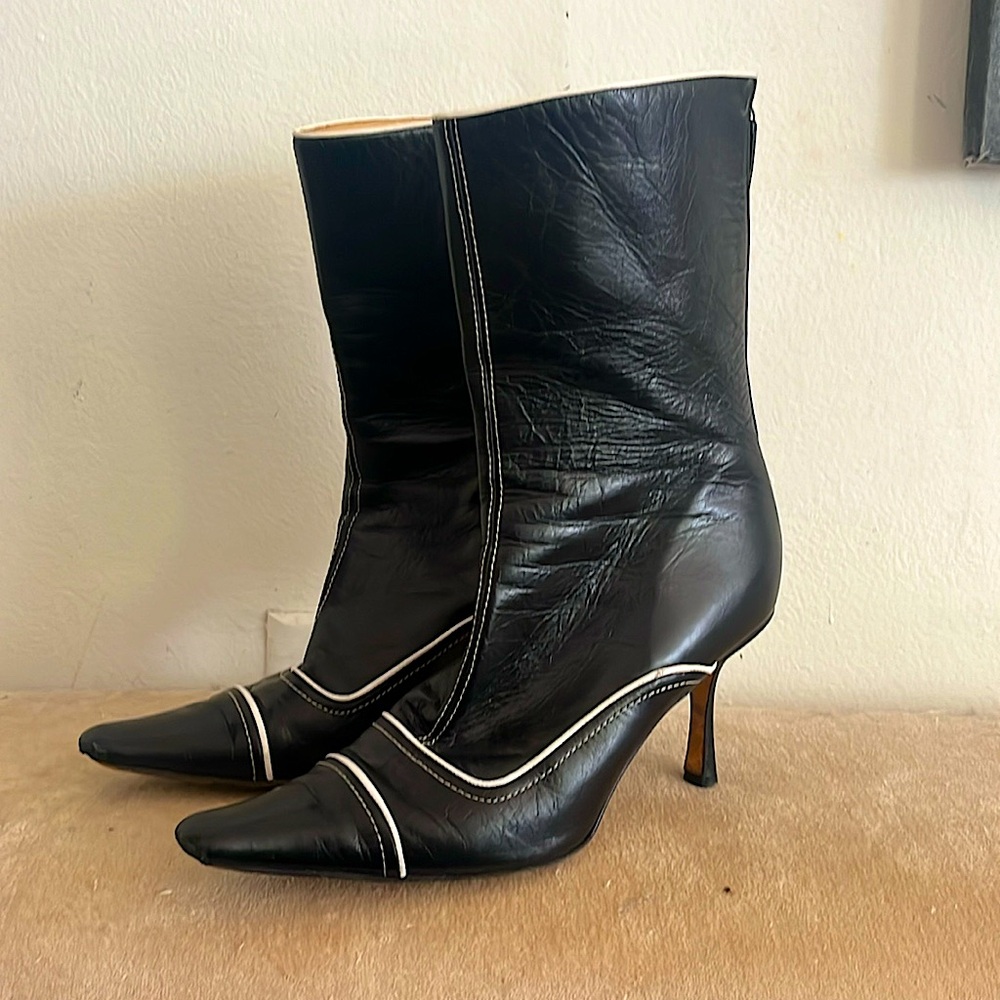 Jimmy Choo chic leather pointy boots with white trim detailing, Made in Italy